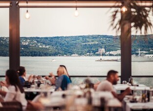 Riva Restaurant & Bar