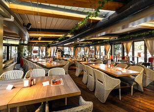 Happy Bar & Grill Изток